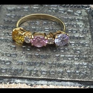 Vintage 10kt yellow gold three stone ring